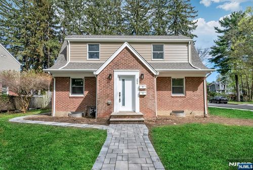 fl-1st-399 Gilbert St, Ridgewood, NJ, 07450-5115 | Card Image