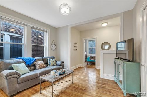2e-4955 Magnolia Ave, Saint Louis, MO, 63139-1049 | Card Image
