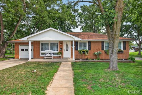 1627 Luzerne St, Highland, IL, 62249-1771 | Card Image
