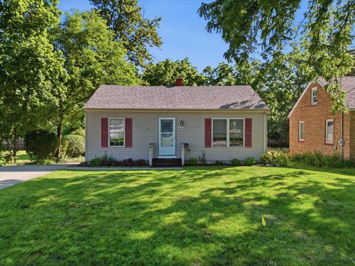 658 Pleasant St, Woodstock, IL, 60098-2241 | Card Image