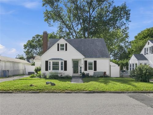 17 Boulevard Ave, Lincoln, RI, 02865-2109 | Card Image