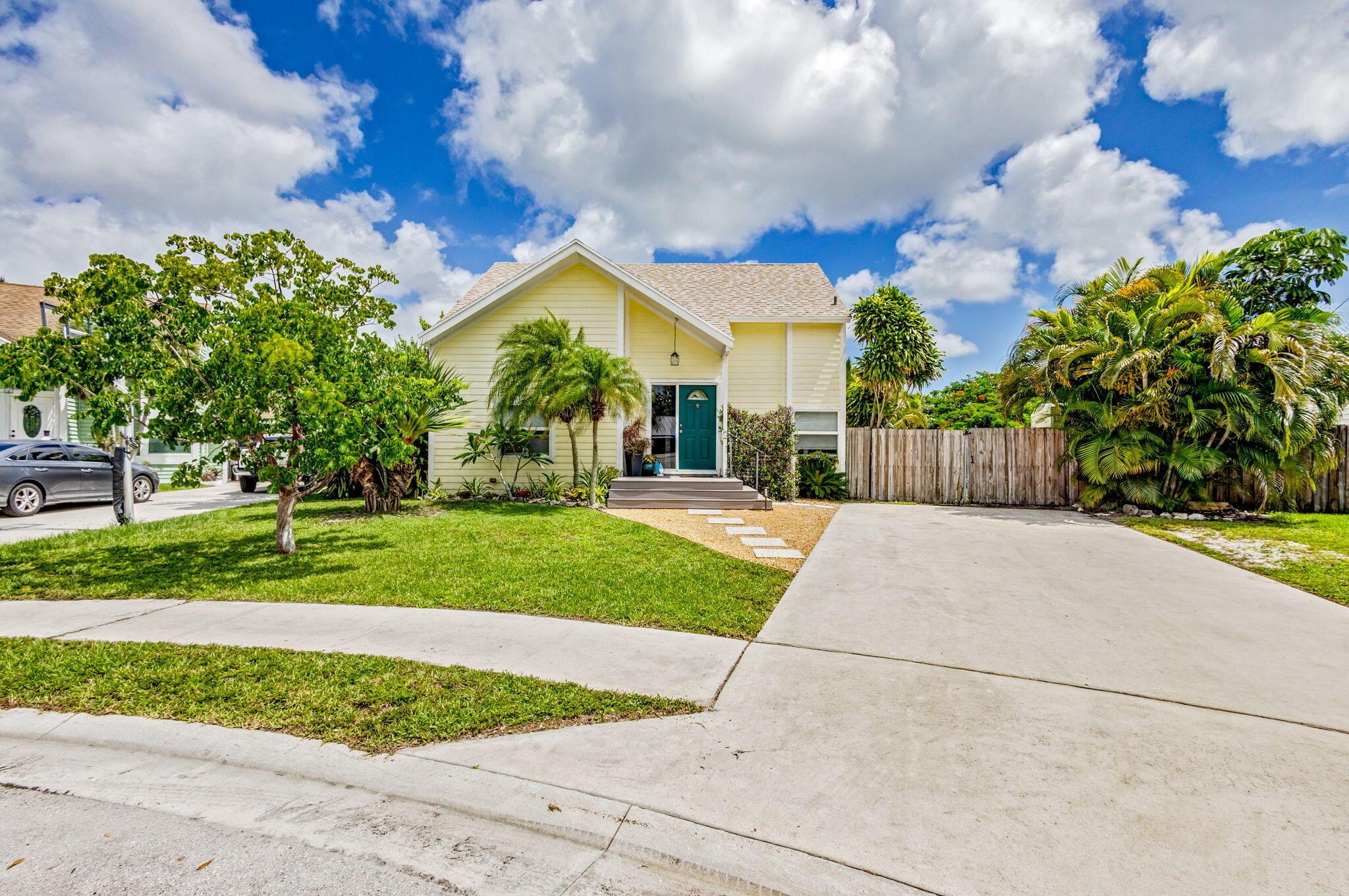 Launch Club Cir, Jupiter, FL 33458