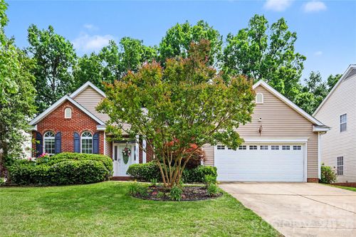 10312 Fairbourne Ct, Charlotte, NC, 28269-8124 | Card Image