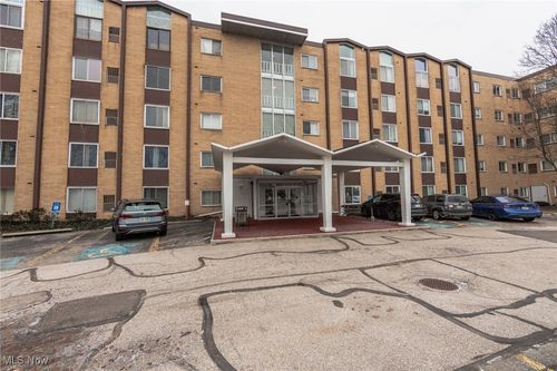 unit-421-25735 Lorain Rd, North Olmsted, OH, 44070-3336 | Card Image