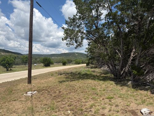 343 Live Oak Trl, Tarpley, TX, 78883-4457 | Card Image