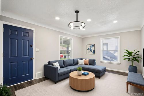 19146 Kingsville St, Detroit, MI, 48225-2142 | Card Image