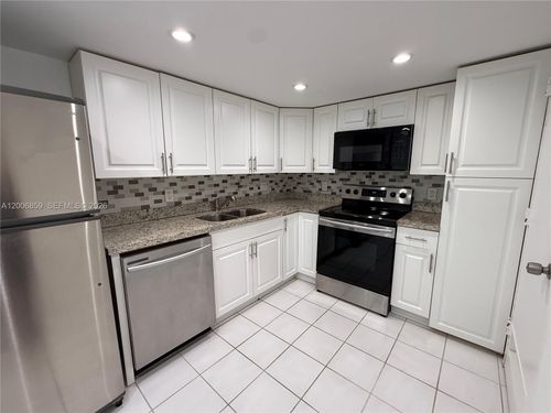608-400 Kings Point Dr, Sunny Isles Beach, FL, 33160-4776 | Card Image