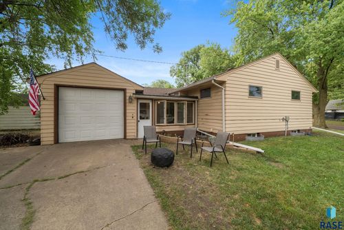 400 S Juniper Ave, Marion, SD, 57043-2119 | Card Image