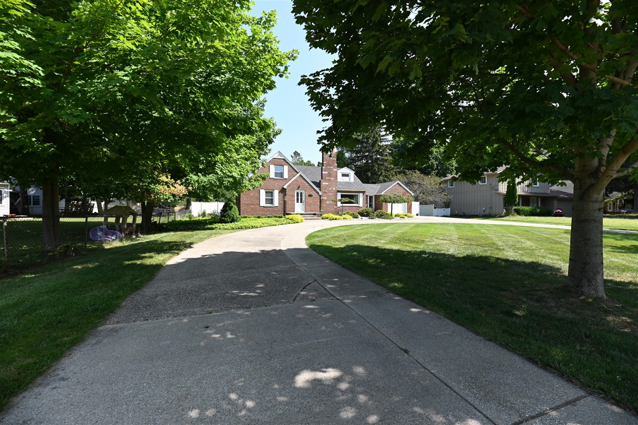 Forest Park Rd, Norton Shores, MI 49441