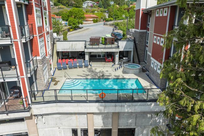 View of swimming pool | Image 9