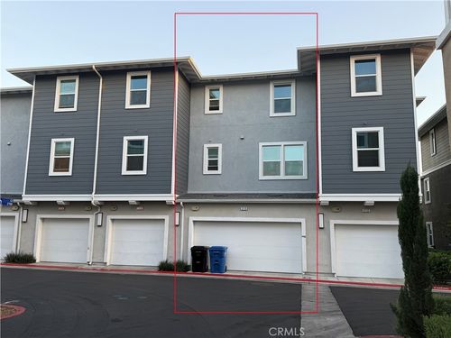 210 Farley Ln, Pomona, CA, 91767-2136 | Card Image