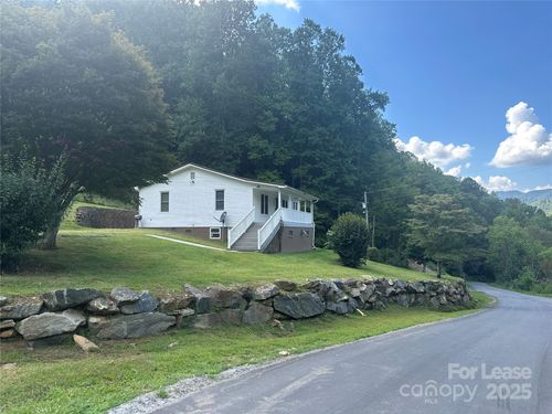 328 Bloody Fork Rd, Burnsville, NC, 28714-6226 | Card Image