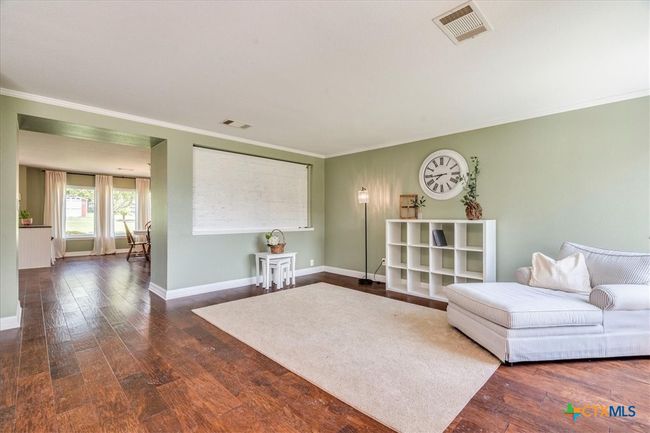 Huge living room | Image 7