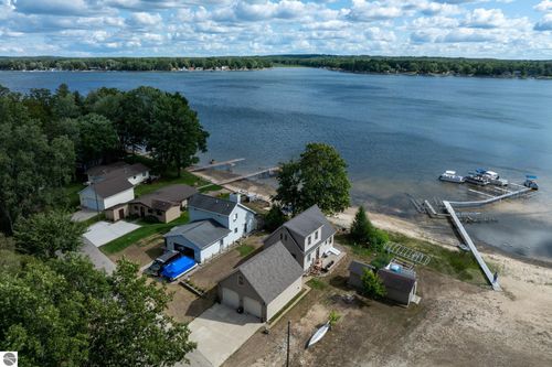 11549 N Shore Dr, Lake, MI, 48632-9063 | Card Image