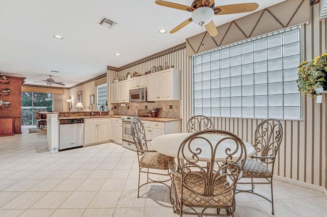 9684 Arbor View Dr N, House other with 2 bedrooms, 2 bathrooms and null parking in Boynton Beach FL | Image 22