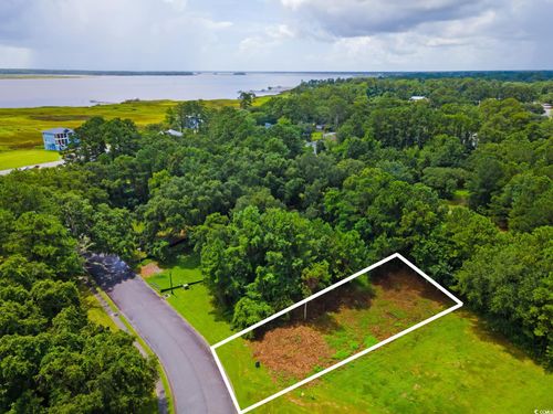 32 Oak Bay Dr, Georgetown, SC, 29440-4095 | Card Image