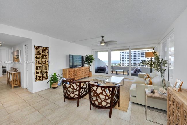 APT-1009 - 177 Ocean Lane Dr, Condo with 2 bedrooms, 2 bathrooms and null parking in Key Biscayne FL | Image 8