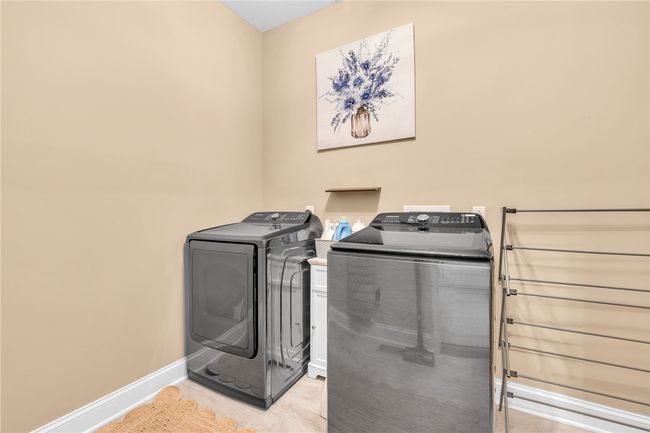 Nicely sized laundry room. | Image 20