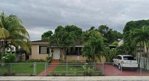 50 E 44th St, Hialeah, FL, 33013-1816 | Card Image