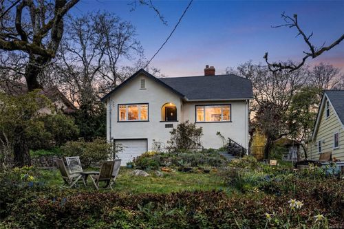 3404 Connorton Lane, Saanich, BC, V8P3K1 | Card Image