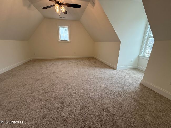 Bonus w/ closet | Image 31