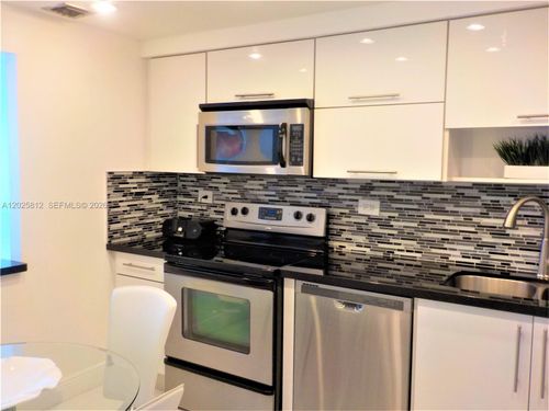 618-20225 Ne 34th Ct, Aventura, FL, 33180-3304 | Card Image