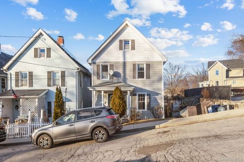 983 Warren Ave, Peekskill, NY, 10566-2307 | Card Image