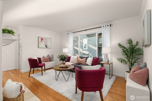 203-3626 14th Ave W, Seattle, WA, 98119-1361 | Card Image