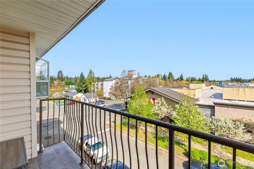 404-12056 15th Ave Ne, Seattle, WA, 98125-5062 | Card Image