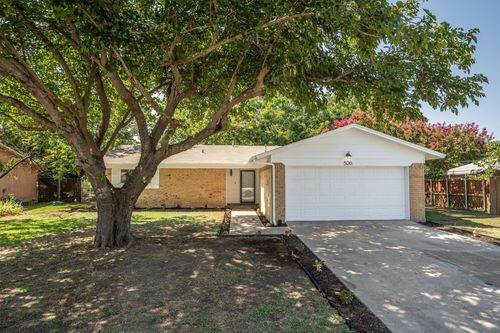 506 Retama St, Denton, TX, 76209-8428 | Card Image