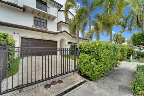 105-105 Isle Of Venice Dr, Fort Lauderdale, FL, 33301-1432 | Card Image