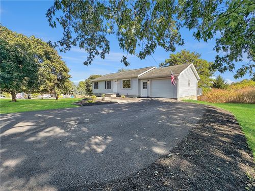 3655 Middle Cheshire Rd, Canandaigua, NY, 14424-8358 | Card Image