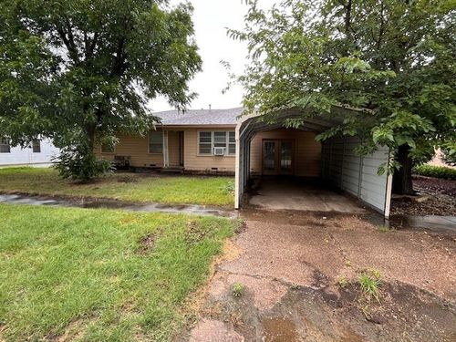 136 Nw Avenue F, Hamlin, TX, 79520-3818 | Card Image