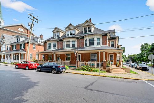 23 W Center St, Nazareth, PA, 18064-2002 | Card Image