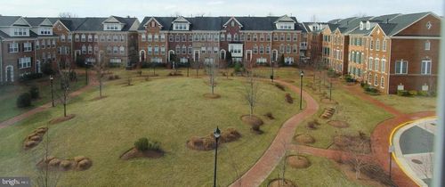 8043 Reserve Way, VIENNA, VA, 22182-3897 | Card Image