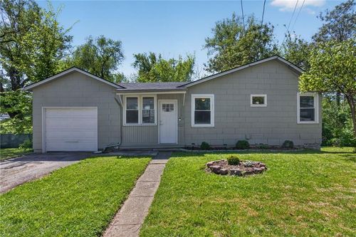 3107 W 42nd Ave, Kansas City, KS, 66103-2730 | Card Image