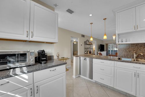 626 Laconia Cir, Lake Worth, FL, 33467-2651 | Card Image