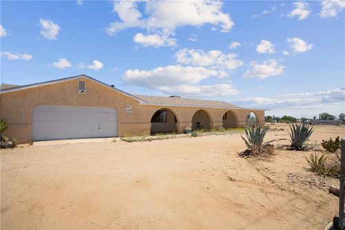 3696 N Tonto Rd, Golden Valley, AZ, 86413-9436 | Card Image