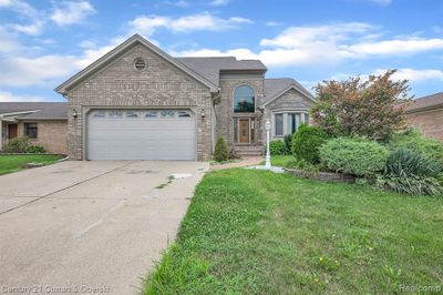 15135 Churchill Street, Home with 3 bedrooms, 3 bathrooms and null parking in Southgate MI | Image 1