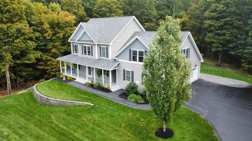 5 Senter Farm Rd, Hudson, NH, 03051-3040 | Card Image