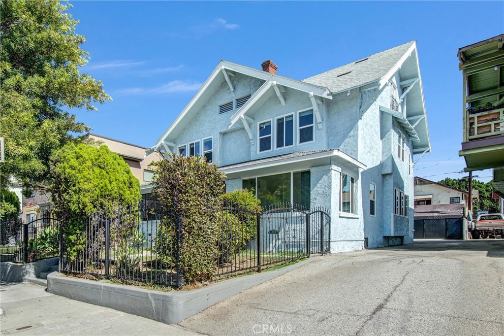 Residential Income in Los Angeles