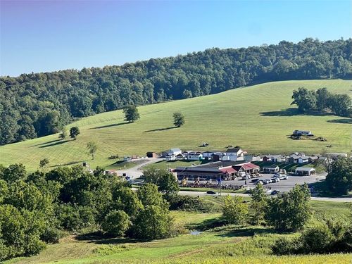 16 Petricca Dr, Burgettstown, PA, 15021-2439 | Card Image