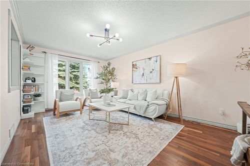 323 Newbury Dr, Kitchener, ON, N2N3A3 | Card Image