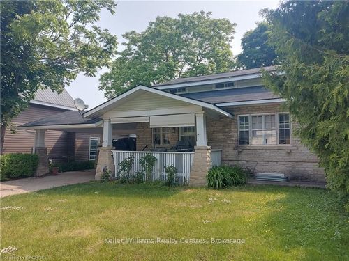 {{alt}} | Card Image