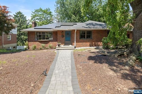 48 Palmer Pl, Leonia, NJ, 07605-1315 | Card Image