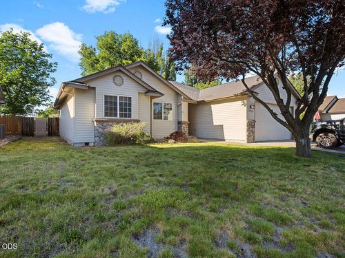 5025 Villa Drive, Klamath Falls, OR, 97603 | Card Image