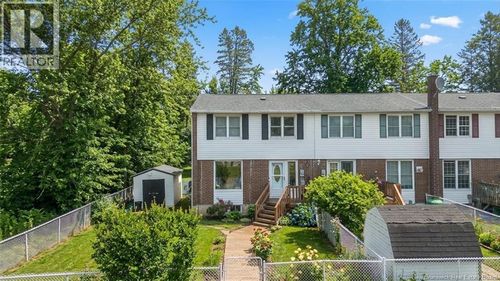 11 Deer Pk, Oromocto, NB, E2V1J2 | Card Image