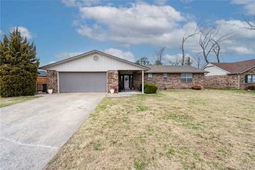 1405 W Mimosa St, Rogers, AR, 72758-5761 | Card Image
