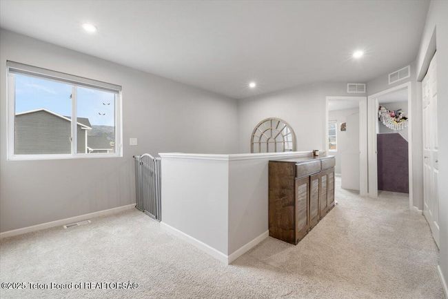 365 Little Greys Loop, House other with 4 bedrooms, 3 bathrooms and null parking in Etna WY | Image 14