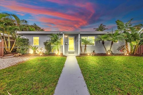 813 Ne 17th St, Fort Lauderdale, FL, 33305 | Card Image